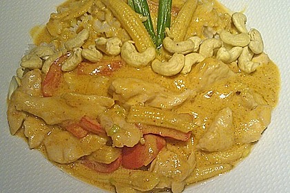 Schnelles Thai - Curry mit Huhn, Paprika und feiner Erdnussnote 66