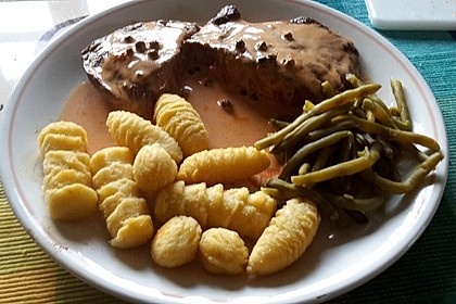Steak in Pfeffersauce 19