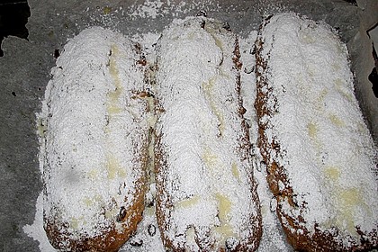 Weihnachtsstollen, süßes Prachtstück mit Tradition 52