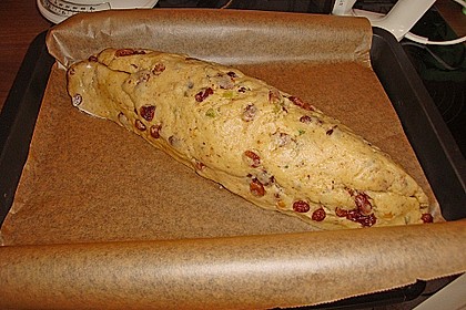 Weihnachtsstollen, süßes Prachtstück mit Tradition 96