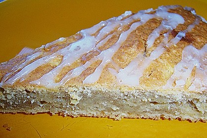 Apfelkuchen mit Nüssen schnell zubereitet 1