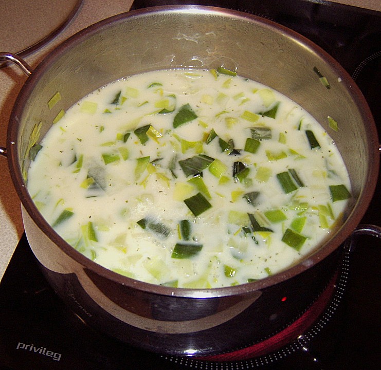 Lauchcremesuppe mit Salamiklößchen (Rezept mit Bild) | Chefkoch.de