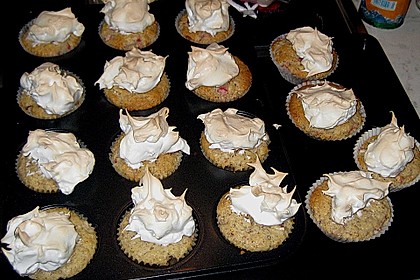 Rhabarber - Muffins mit Baiser 10