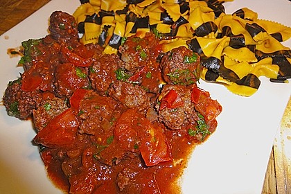Fleischb&auml;llchen mit Knoblauch und Tomaten 4