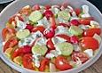 Salatplatte mit Kr&auml;uterso&szlig;e