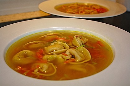 Hühnersuppe mit frischer Pasta 1