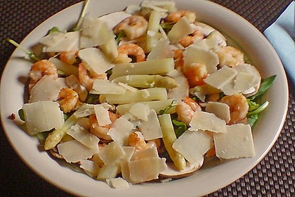 Spargelsalat mit Shrimps auf Rauke