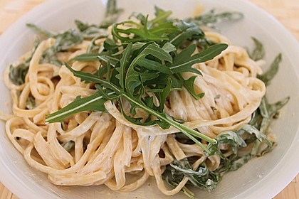 Spaghettini mit Ziegenkäse, Rucola und Limetten 1