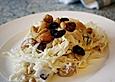 Chicoree - Salat mit N&uuml;ssen und Rosinen