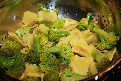 Tortellini ai broccoli 11