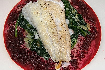 Edelfische auf Blattspinat in Rote Bete-Sauce 1