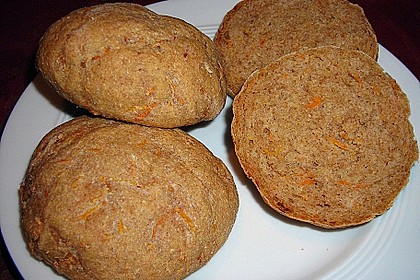 Dinkel - Karotten - Br&ouml;tchen