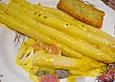 Spargel mit Schinkenstreifen und Kr&auml;utersauce