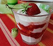 Topfencreme mit Fr&uuml;chten (Bild)