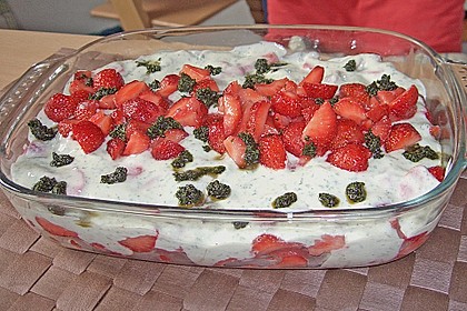 Englisch angehauchtes Erdbeertiramisu