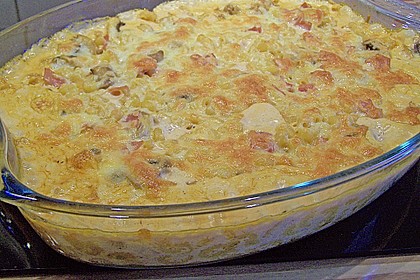 Nudelauflauf mit Tomaten - Sahneso&szlig;e