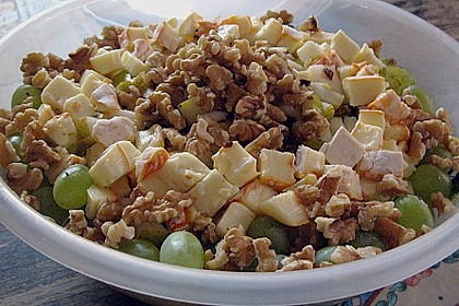 Herbstlicher Salat mit Weintrauben