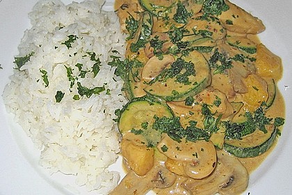 Gelbes Curry mit Pfirsichen
