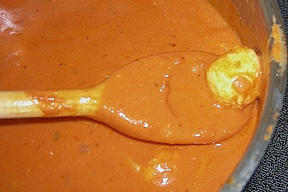 Tomatenrahmsauce mit Parmesanb&auml;llchen