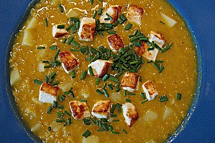Milde rote Linsensuppe mit gebratenem Schafkäse 1