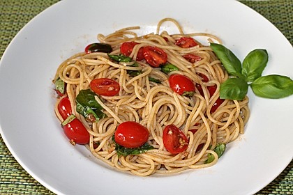 Koelkasts Spaghetti mit kalter Tomatensoße 2