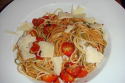Koelkasts Spaghetti mit kalter Tomatensoße 13