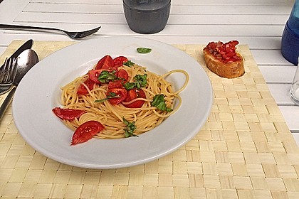 Koelkasts Spaghetti mit kalter Tomatensoße 3