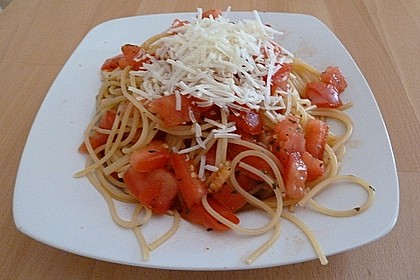 Koelkasts Spaghetti mit kalter Tomatensoße 9
