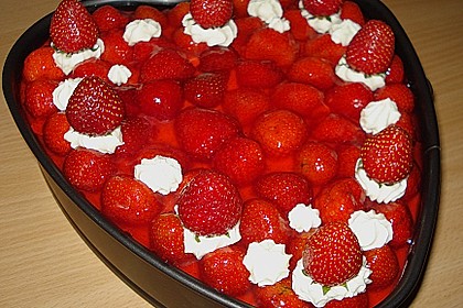 Erdbeer-Kuchen mit Vanillecreme 35