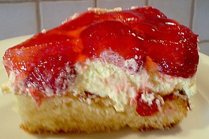 Erdbeer-Kuchen mit Vanillecreme 110