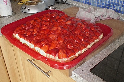 Erdbeer-Kuchen mit Vanillecreme 87