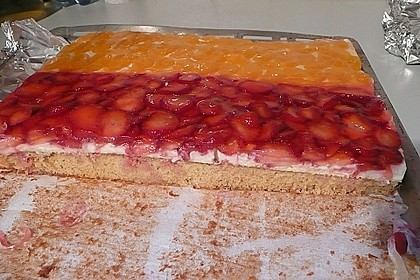 Erdbeer-Kuchen mit Vanillecreme 90