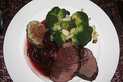 Rinderfilet auf Rotwein - Schalotten - Butter 22