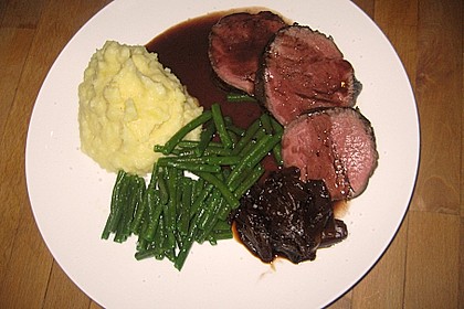 Rinderfilet auf Rotwein - Schalotten - Butter 11