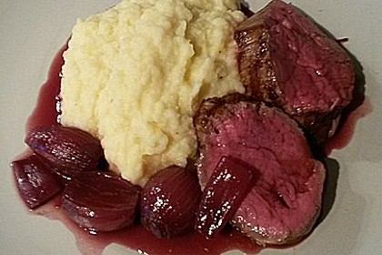 Rinderfilet auf Rotwein - Schalotten - Butter 19