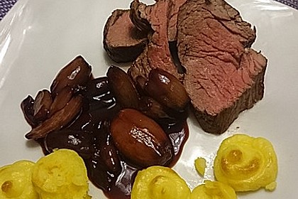 Rinderfilet auf Rotwein - Schalotten - Butter 24