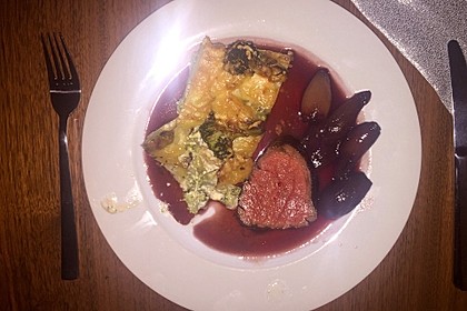Rinderfilet auf Rotwein - Schalotten - Butter 26