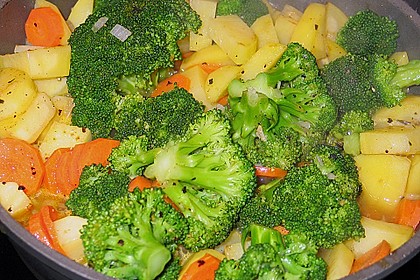 H&auml;hnchenragout mit Brokkoli 1