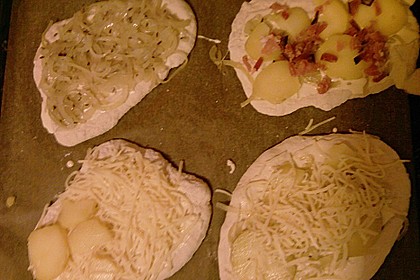 Dinnete mit Zwiebeln und Speck 20