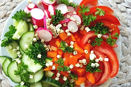 Tomaten - Gurken - Salat mit Feta 14