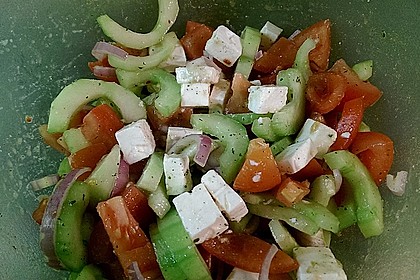Tomaten - Gurken - Salat mit Feta 5