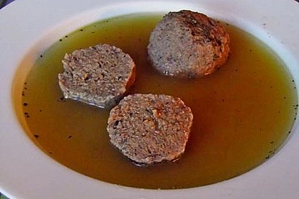 Leberknödelsuppe hausgemacht 3