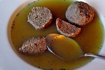 Leberknödelsuppe hausgemacht 4