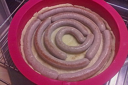 Bratwurst - Torte mit Senfkruste 11