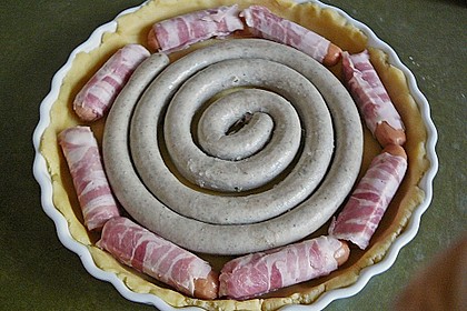 Bratwurst - Torte mit Senfkruste 14