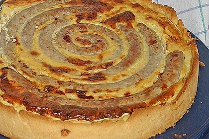 Bratwurst - Torte mit Senfkruste