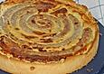 Bratwurst - Torte mit Senfkruste