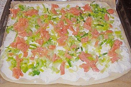 Flammkuchen mit Lauch und Lachs 45