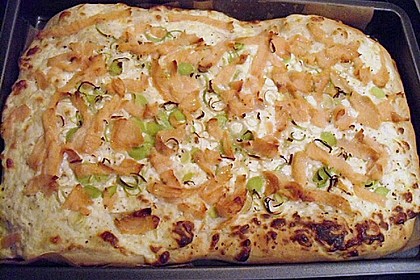 Flammkuchen mit Lauch und Lachs 54