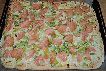 Flammkuchen mit Lauch und Lachs 33